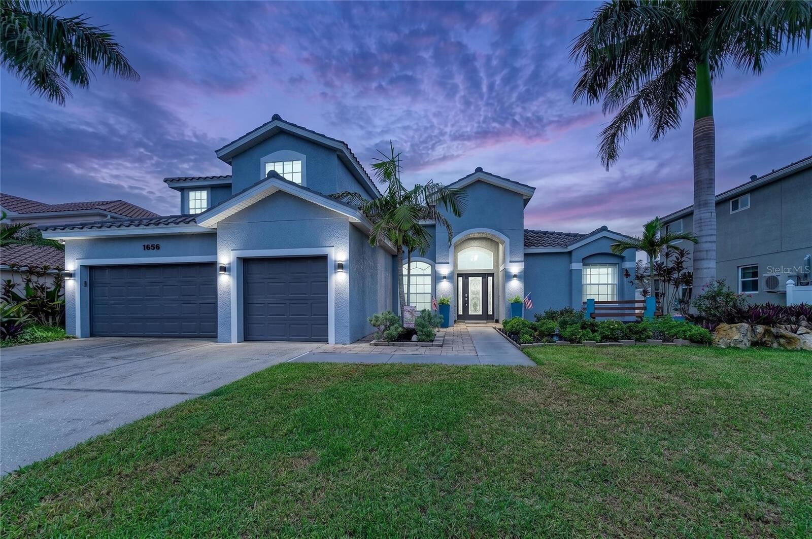 Property Photo:  1656 Pinyon Pine Dr  FL 34240 