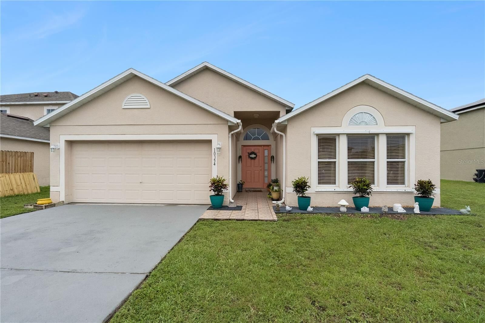 Property Photo: 10354 Laxton Street FL 32824