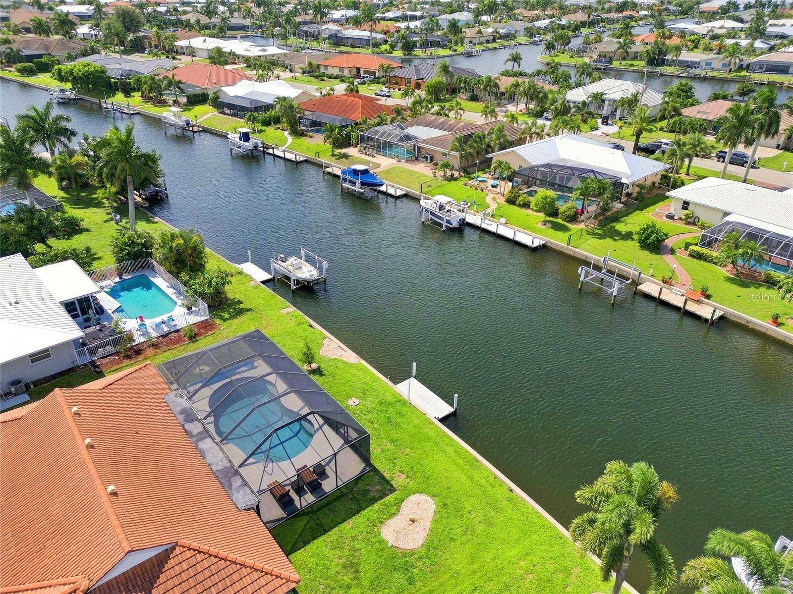 Property Photo:  425 Belvedere Court  FL 33950 