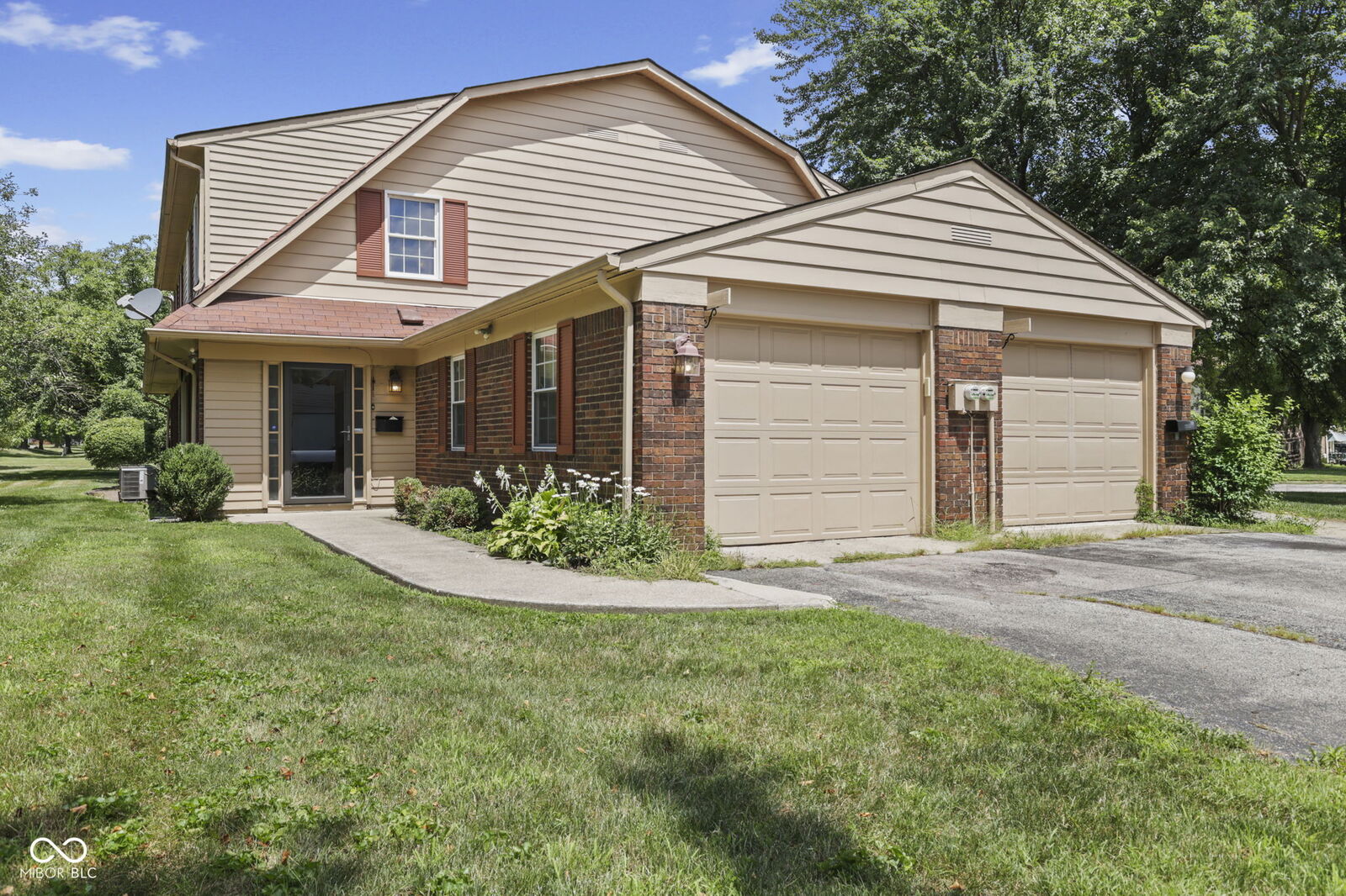 Property Photo: 4632 London Drive IN 46254