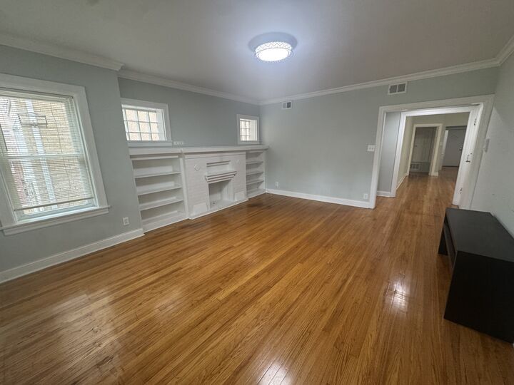Property Photo: 5405 N Sawyer Avenue 1 IL 60625