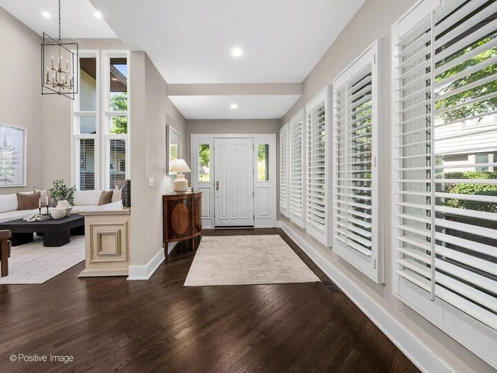Property Photo:  1411 Hawthorne Lane  IL 60521 