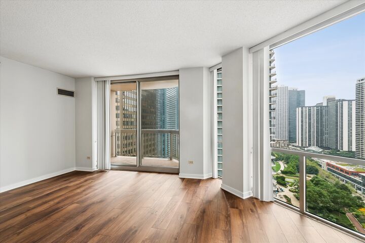 Property Photo: 222 N Columbus Drive 1909 IL 60601