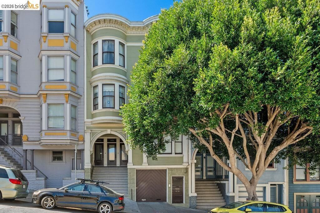Property Photo: 449 453 Chestnut St CA 94133