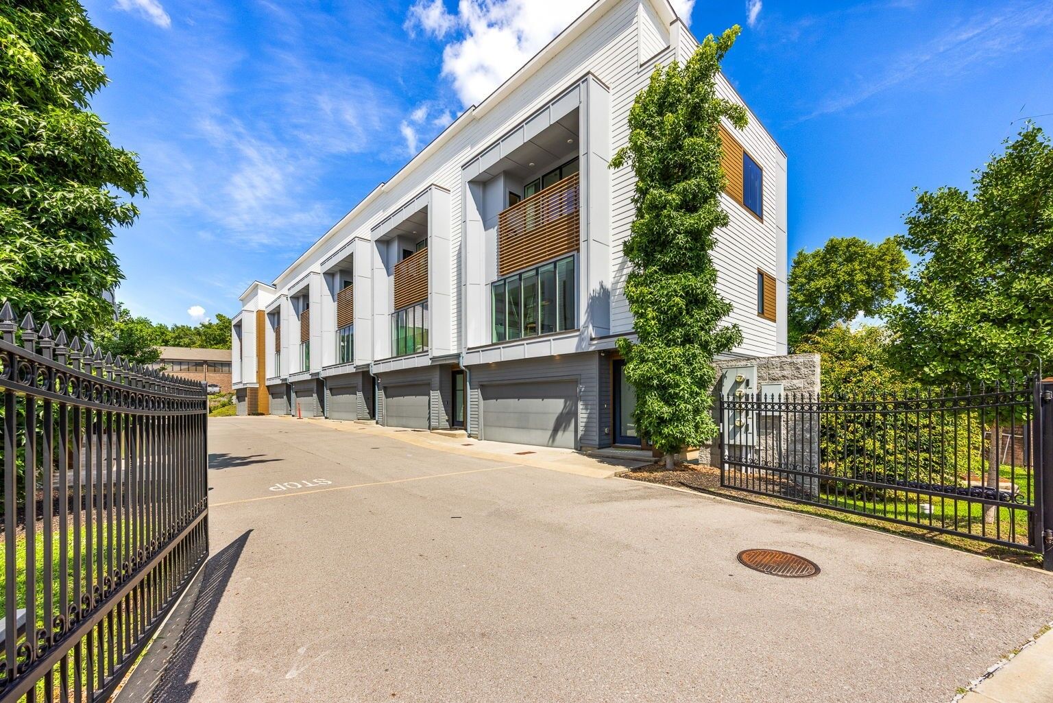 Property Photo: 227 Oceola Ave 1 TN 37209