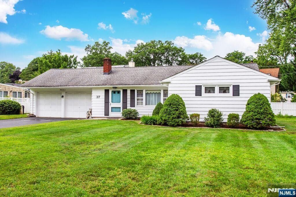 Property Photo:  37 Susan Avenue  NJ 07432 