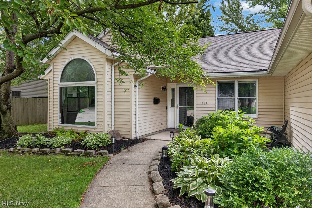 Property Photo:  237 Butternut Lane  OH 44017 