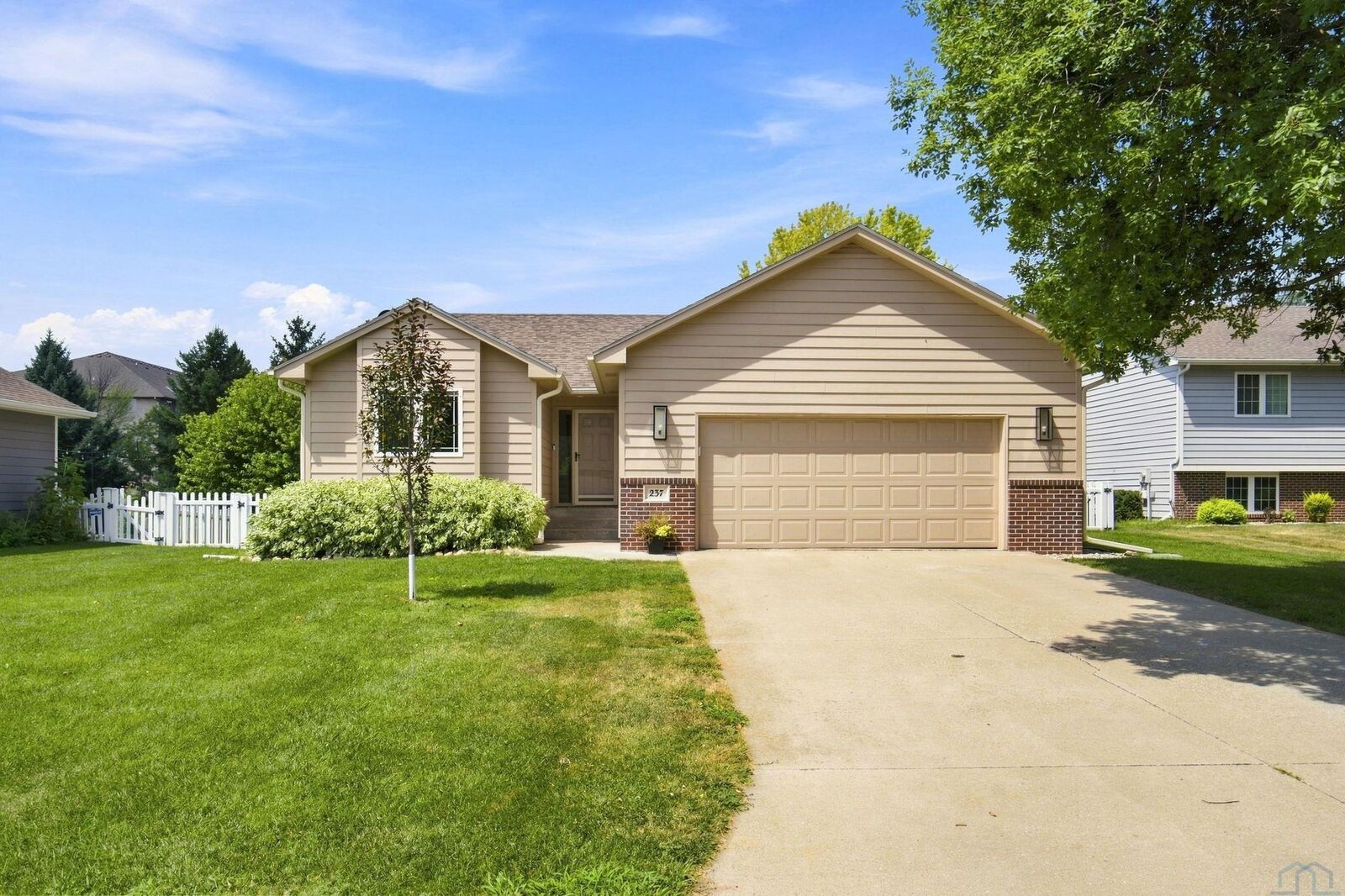 Property Photo: 237 Bobwhite Cirlce SD 57049