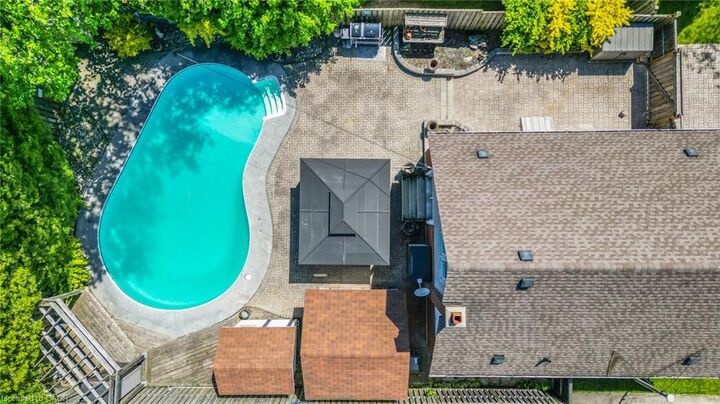 Property Photo: 27 Delevan Crescent ON L9A 4A8
