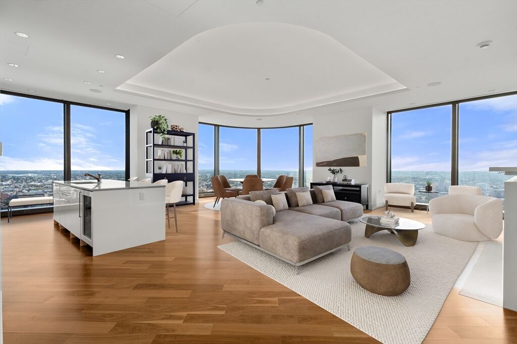 Property Photo:  1 Dalton Street 4504  MA 02115 