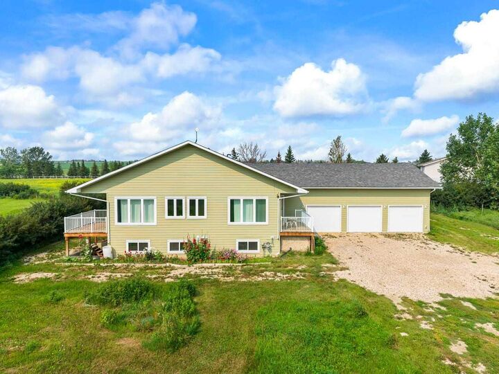 Property Photo:  272017 Range Road 282  AB T0M 0E0 