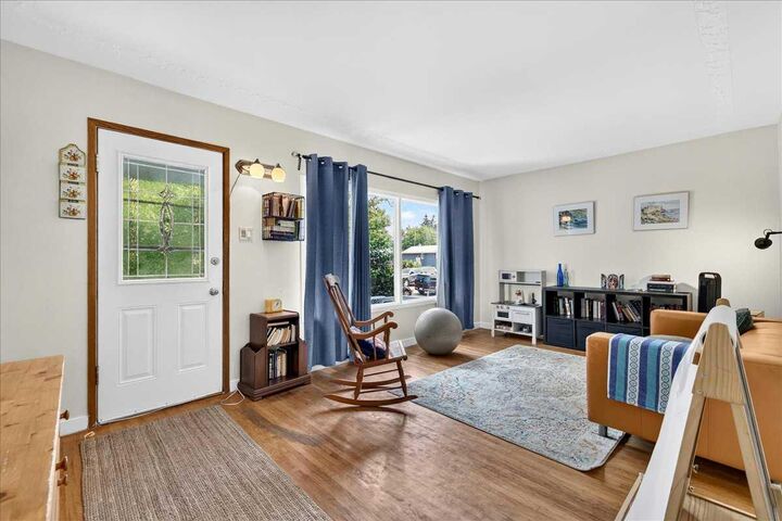 Property Photo: 3911 1 Street NW AB T2K 0X2