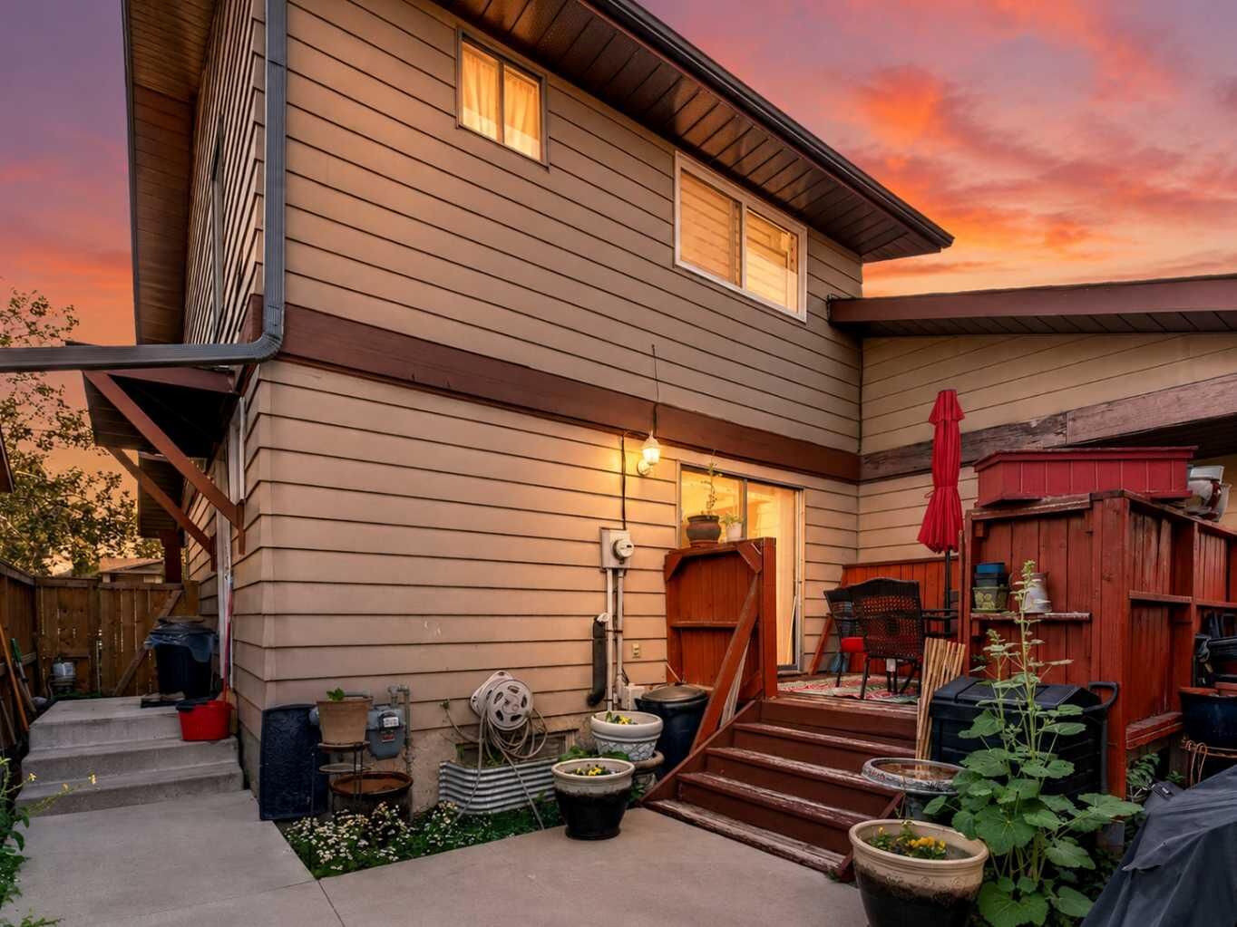 Property Photo: 4726 44 Avenue NE AB T1Y 3P1