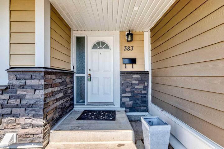 Property Photo: 383 Georgian Villas NE AB T2A 7E1