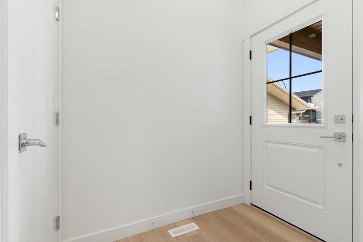 Property Photo: 91 Heritage Manor AB T4C 3K8