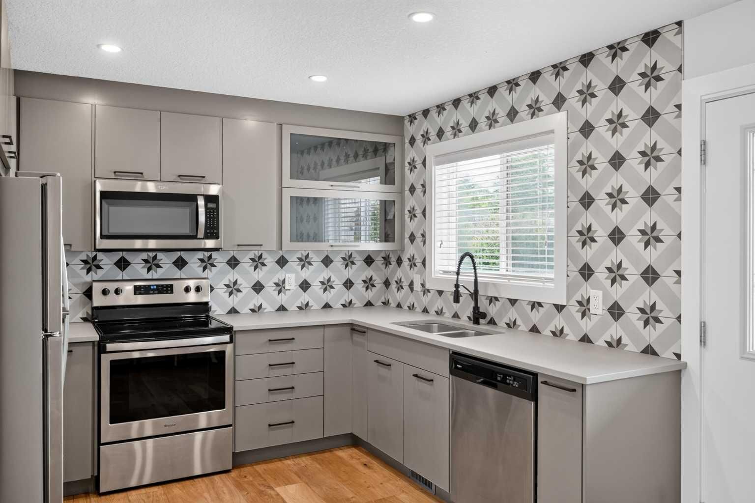 Property Photo:  313 Killarney Glen Court SW  AB T3E 7H4 