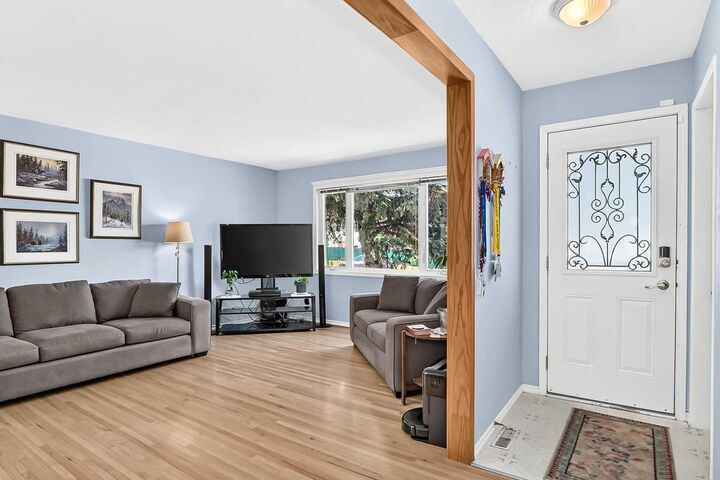 Property Photo: 7828 10 Street NW AB T2K 1H6