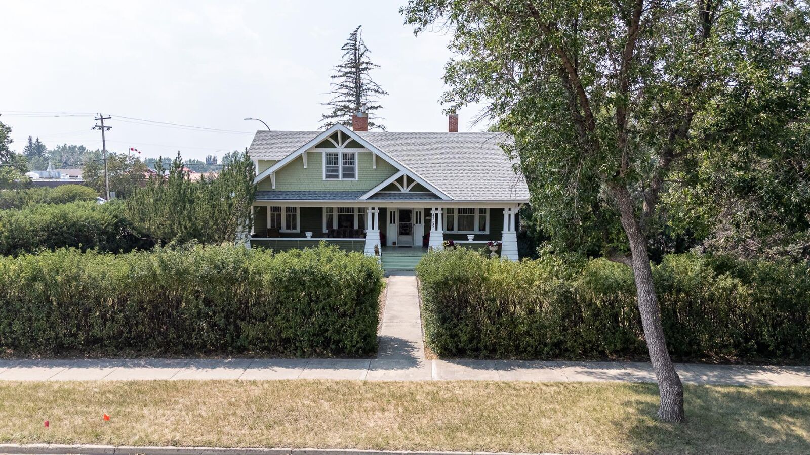 Property Photo: 4309 2 Street W AB T0L 0T0