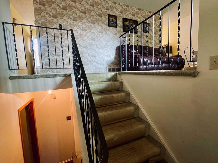 Property Photo:  36 Park Meadows Boulevard N  AB T1H 4H8 