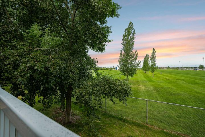 Property Photo:  193 Ocoffey Crescent 18  AB T9K 0B7 