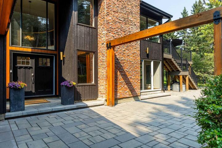 Property Photo: 15 Elbow River Point AB T3Z 2V1