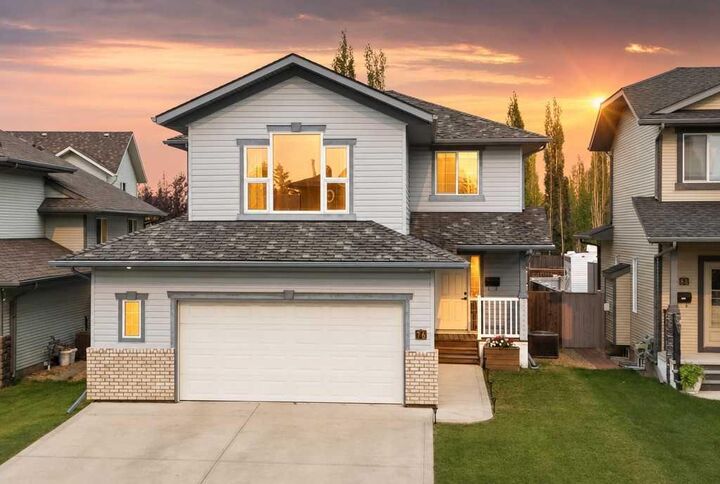 76 Lacey Close — photo 1