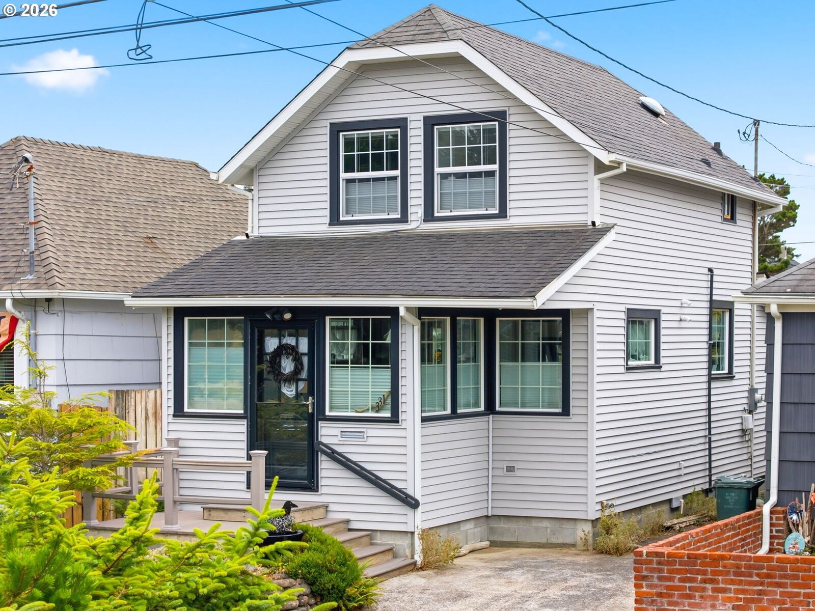 Property Photo: 331 10th Ave OR 97138