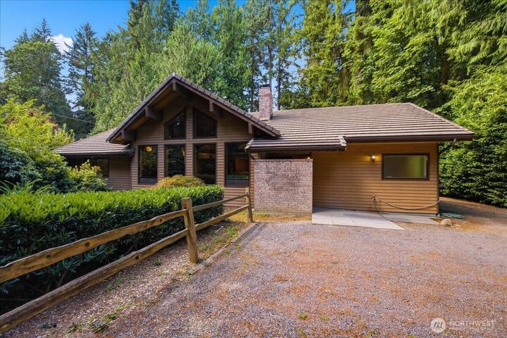 Property Photo:  18461  Ballinger Way NE  WA 98155 