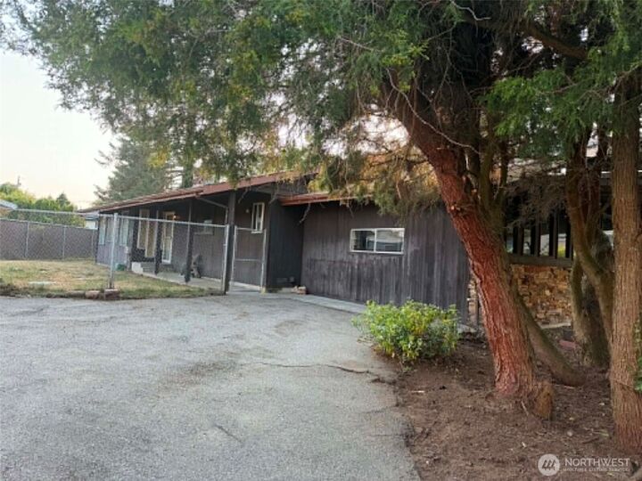 Property Photo:  2704  125th Avenue Ct E  WA 98372 