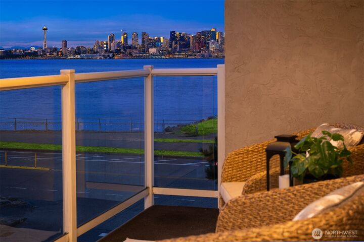 Property Photo: 1101 Harbor Avenue SW 2C WA 98116