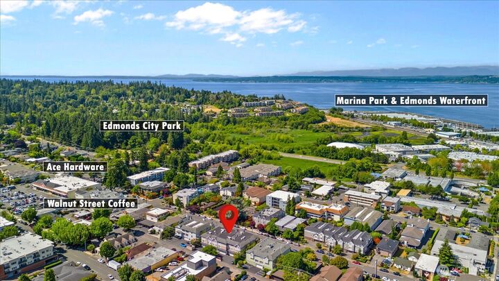 Property Photo:  249  4th Avenue S 101  WA 98020 