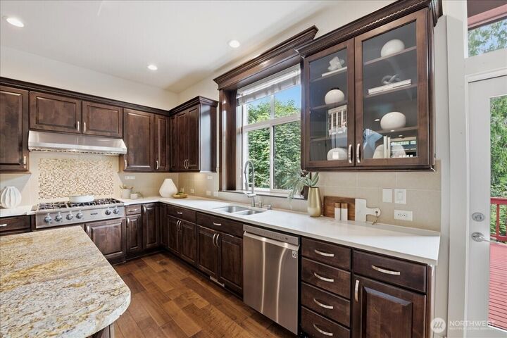 Property Photo: 2210 NW Harmony Way WA 98027