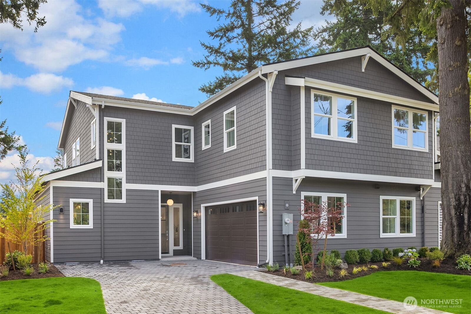 Property Photo: 1632 167th Avenue NE WA 98008