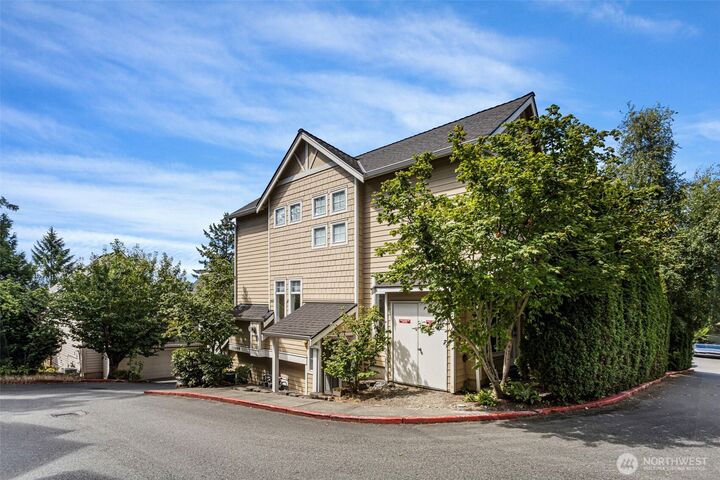 Property Photo:  11899 SE 4th Place 603  WA 98005 