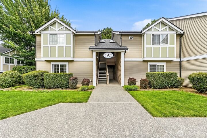 Property Photo: 26005 106th Place SE A102 WA 98030