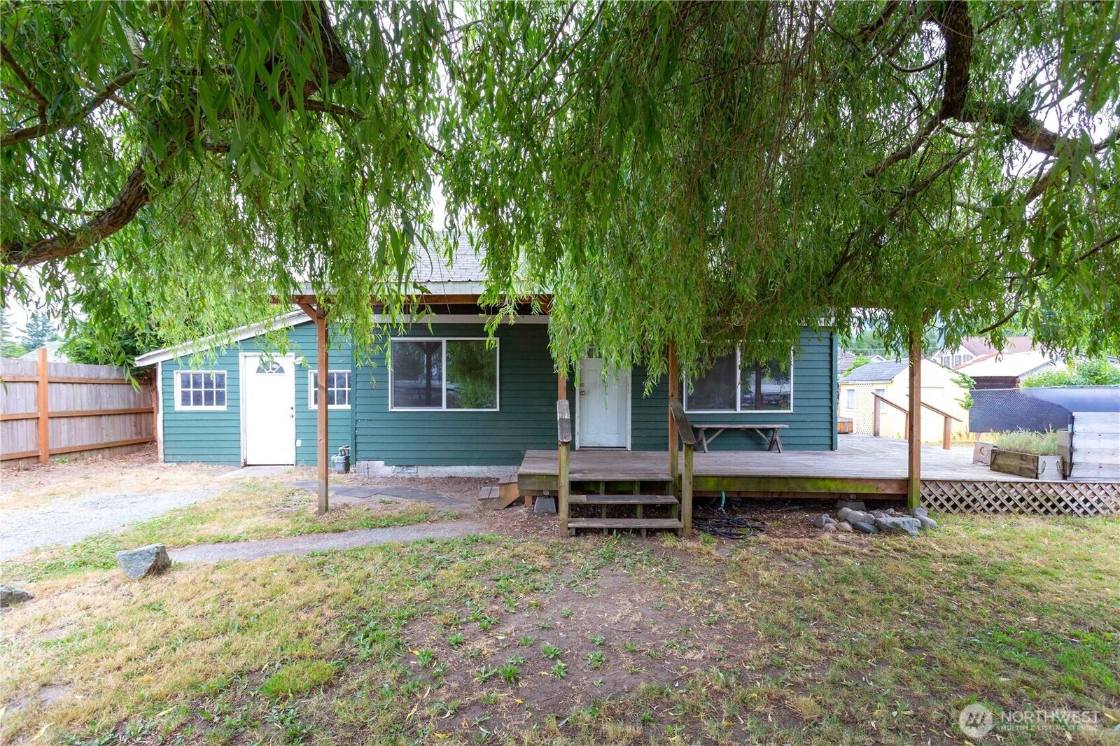 Property Photo: 806 Pacific Street WA 98284