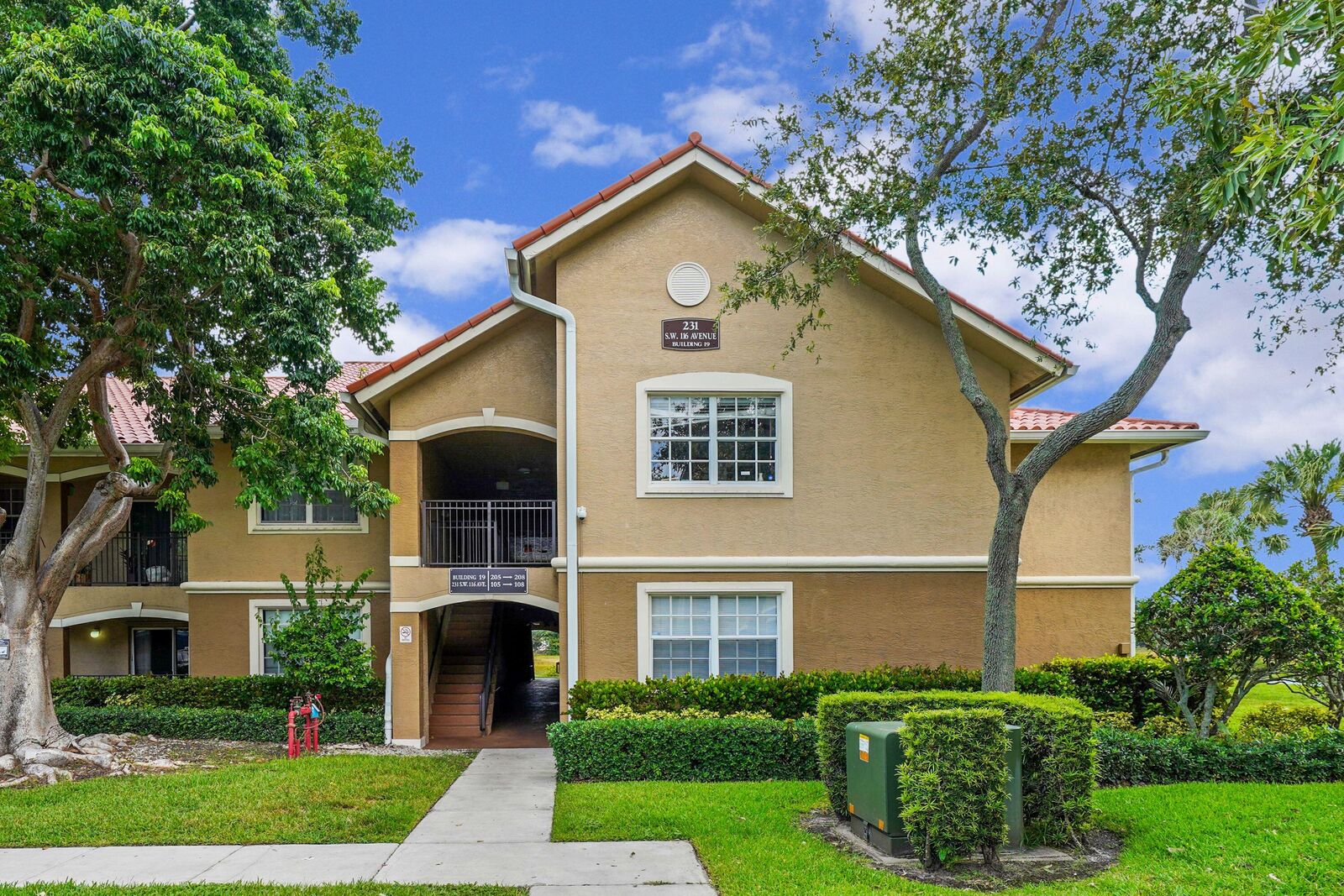 Property Photo:  231 SW 116th Avenue 19208  FL 33025 