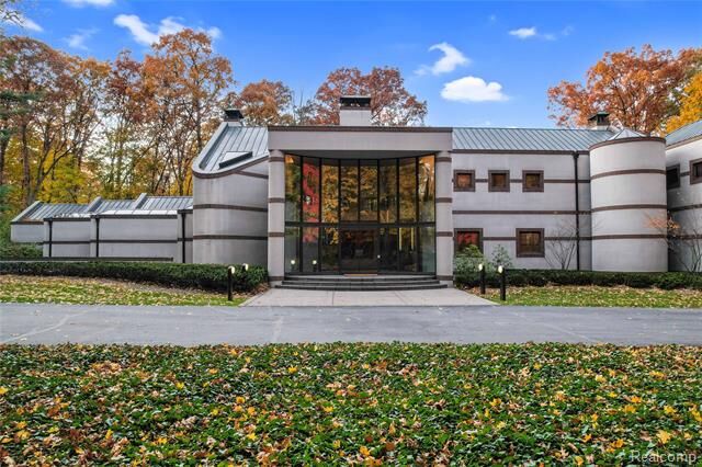Property Photo: 1335 Trowbridge Road MI 48304