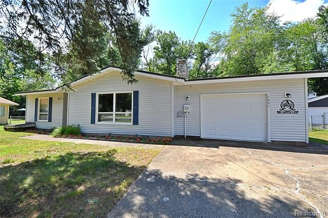 Property Photo:  1805 Grouse Lane  MI 48656 