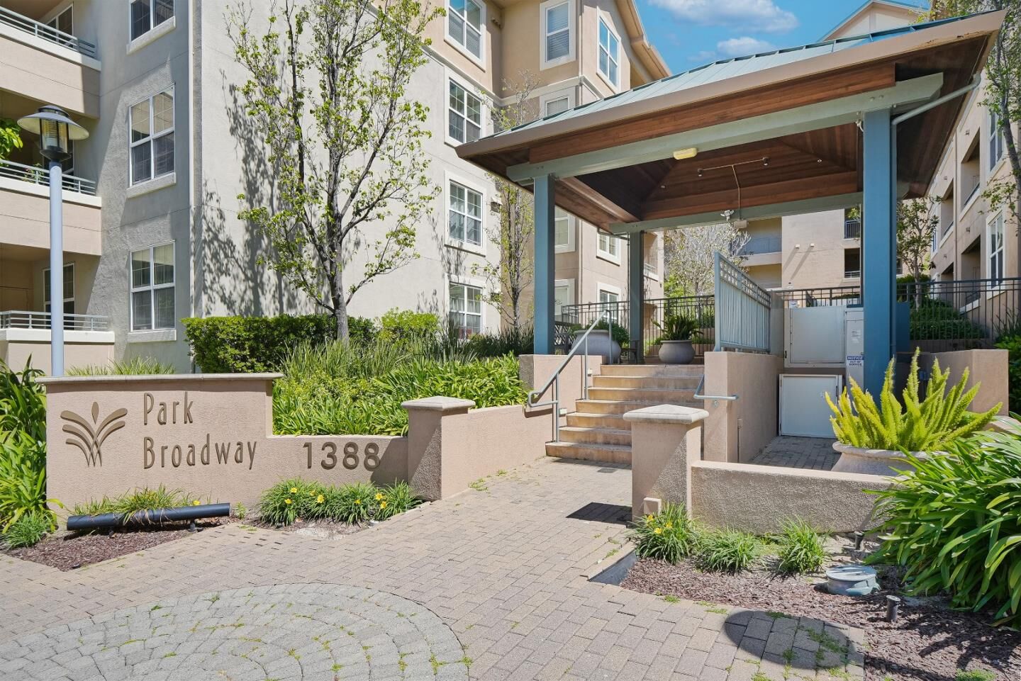 Property Photo: 1388 Broadway 285 CA 94030