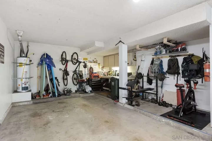 Property Photo:  6121 Calle Mariselda 304  CA 92124 