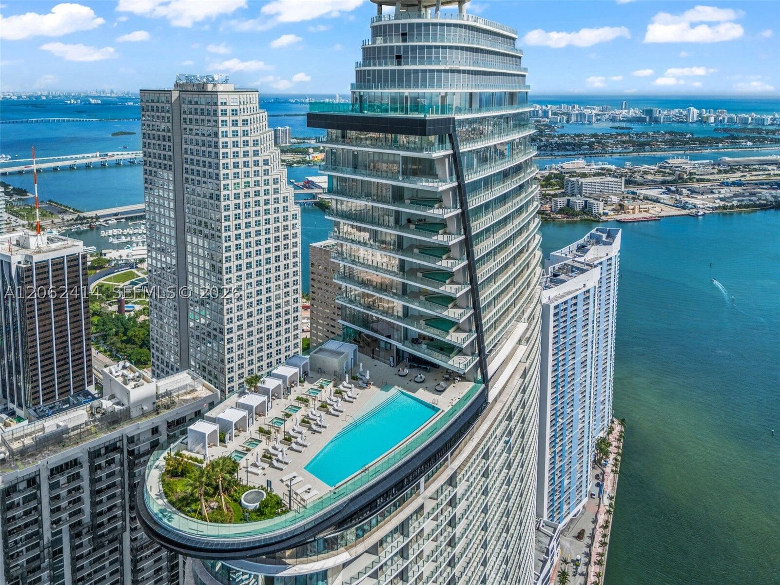 Property Photo: 300 Biscayne Blvd Way 1708 FL 33131