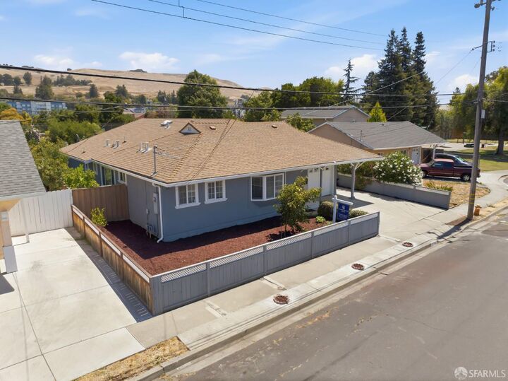 Property Photo: 27786 Ross Place CA 94544