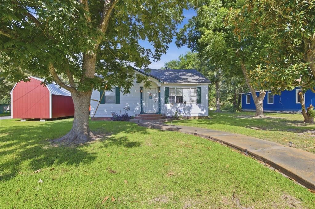 Property Photo: 620 Pearl Street LA 70663