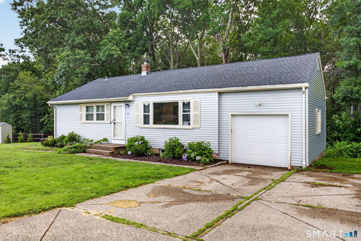 Property Photo: 34 Sunrise Circle CT 06492