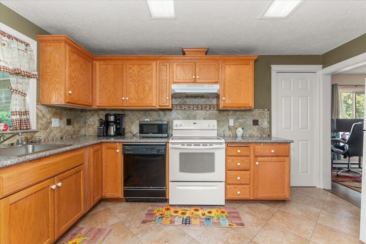 Property Photo: 2108 E Providence Ave WA 99207