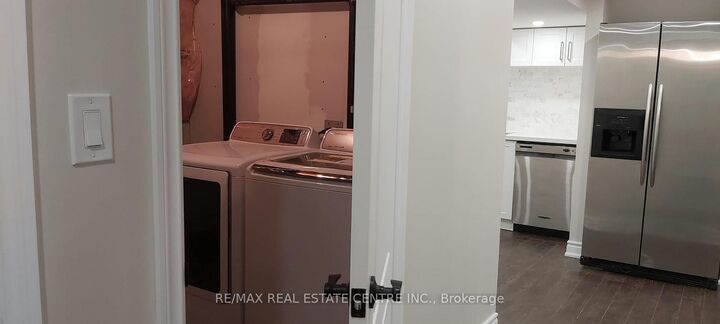 Property Photo: 5926 Sidmouth Street Bsmt ON L5V 2Z3