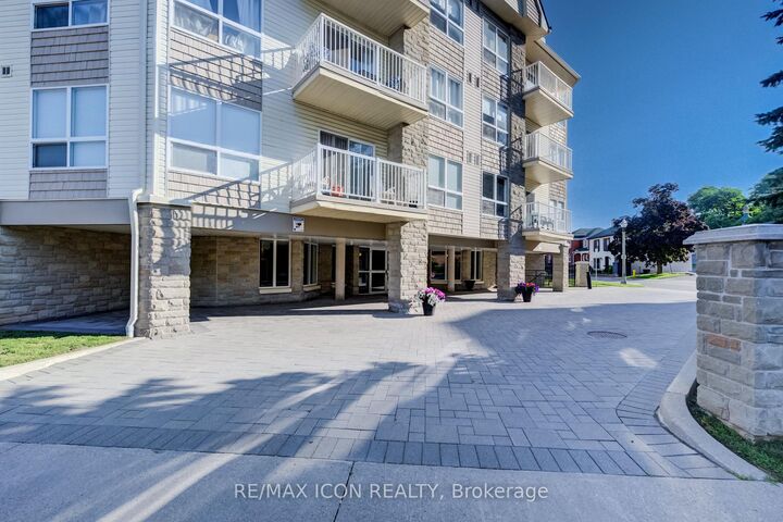 Property Photo: 8 Harris Street 118 ON N1R 8R1