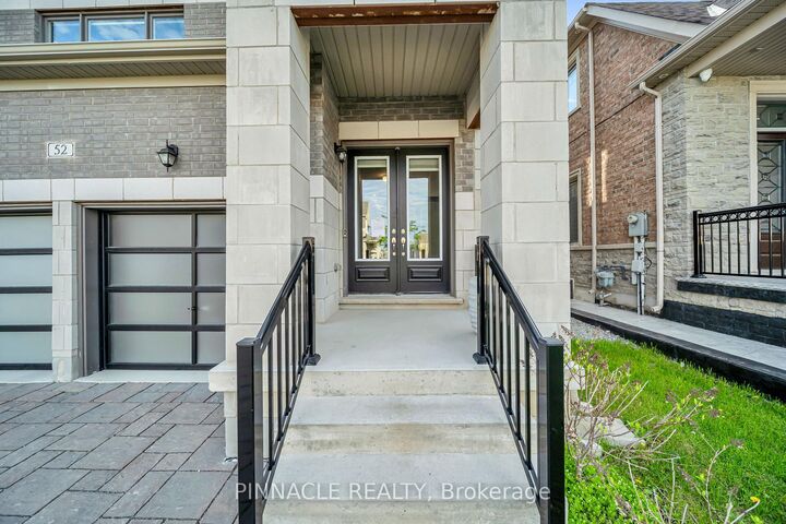 Property Photo: 52 Chandos Gate ON L4H 3N5