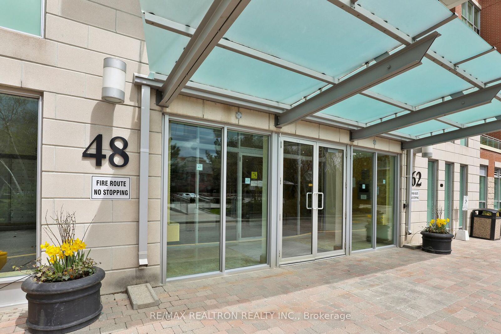 Property Photo: 48 Suncrest Boulevard 112 ON L3T 7Y5